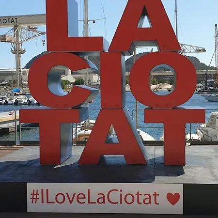 Le Narvick Proche Port-clim-wifi-parking アパート